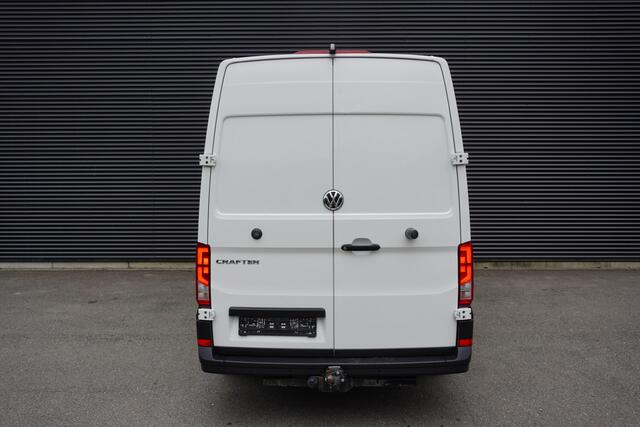 Volkswagen CRAFTER MARGE 180pk Automaat L3H3/L2H2 LED Apple Carplay Camera Trekhaak Cruise control Stoelverwarming