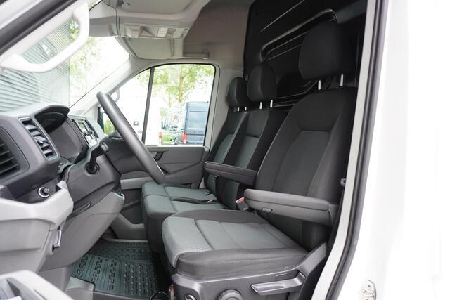 Volkswagen CRAFTER MARGE 180pk Automaat L3H3/L2H2 LED Apple Carplay Camera Trekhaak Cruise control Stoelverwarming