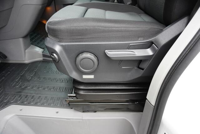 Volkswagen CRAFTER MARGE 180pk Automaat L3H3/L2H2 LED Apple Carplay Camera Trekhaak Cruise control Stoelverwarming