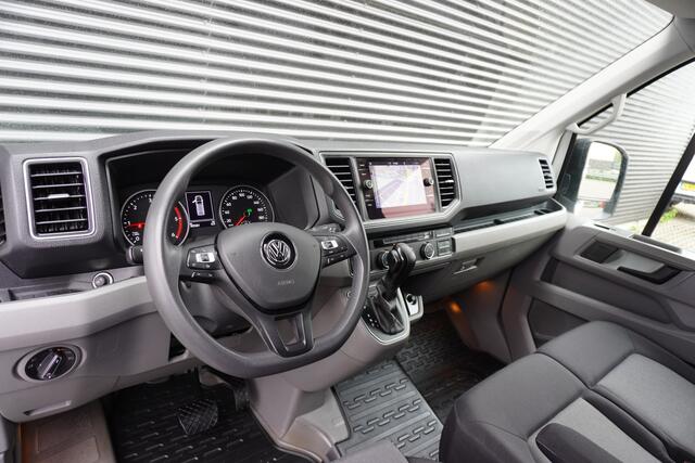 Volkswagen CRAFTER 180pk Automaat L3H3/L2H2 LED Trekhak Navigatie Apple carplay Parkeersensoren Cruise control