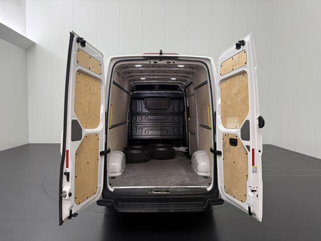 Volkswagen CRAFTER 2.0TDi 177PK DSG Automaat L3H3 | Standkachel | Navigatie | Camera | Multimedia | Airco | Cruise | Betimmering |