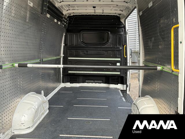 Volkswagen CRAFTER 35 2.0TDI 140PK L3H3 Automaat Standkachel Stoelverwarming Navi Cruise