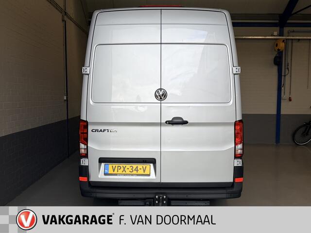 Volkswagen CRAFTER 35 2.0 TDI L3H3 140pk Highline | Nav | Trekhaak | PDC