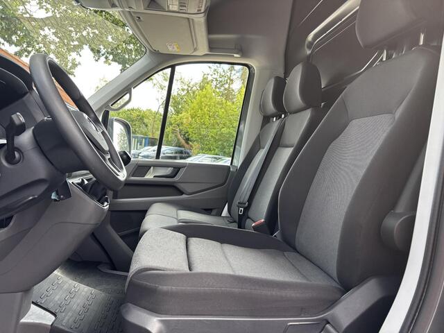 Volkswagen CRAFTER 30 2.0 TDI L3H2 Comfortline | CAMERA | CARPLAY | TREKHAAK | GEVEERDE STOEL |