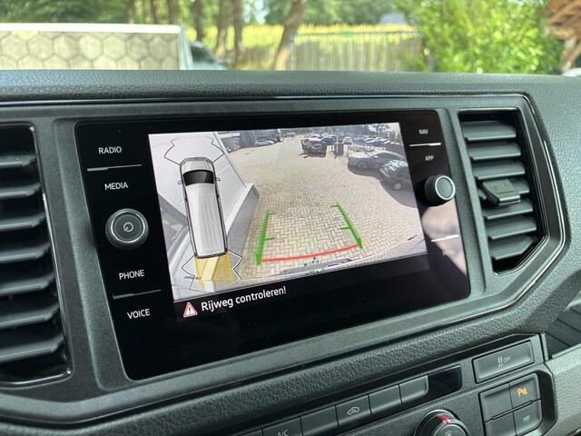 Volkswagen CRAFTER 30 2.0 TDI L3H2 Comfortline | CAMERA | CARPLAY | TREKHAAK | GEVEERDE STOEL |