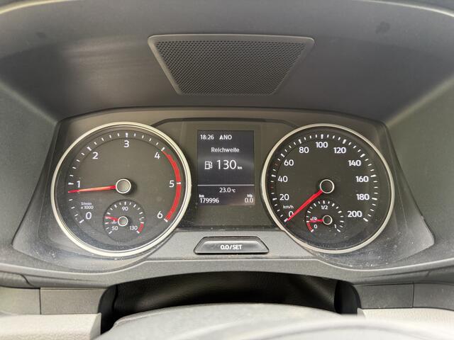 Volkswagen CRAFTER 35 2.0 TDI L3H3 3500 kg trekhaak / RWD / LED / Camera / dealer onderhouden