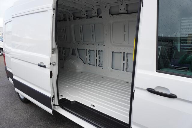 Volkswagen CRAFTER 177pk L4H3/L3H2 Facelift LED Apple Carplay Camera Parkeersensoren Trekhaak Digitaal Dashboard