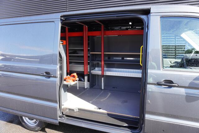Volkswagen CRAFTER 180pk Automaat L3H3/L2H2 Werkplaats inrichting Navigatie Trekhaak Parkeersensoren
