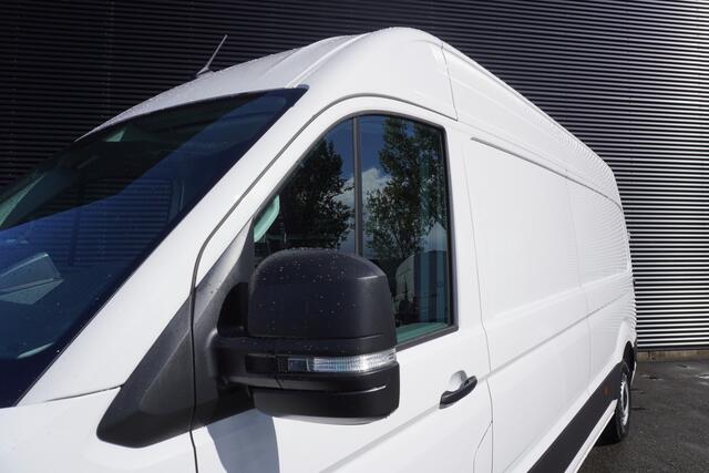 Volkswagen CRAFTER 180pk Autonaat L4H3/L3H2 LED Camera Apple Carplay Stoelverwarming 3-Zits