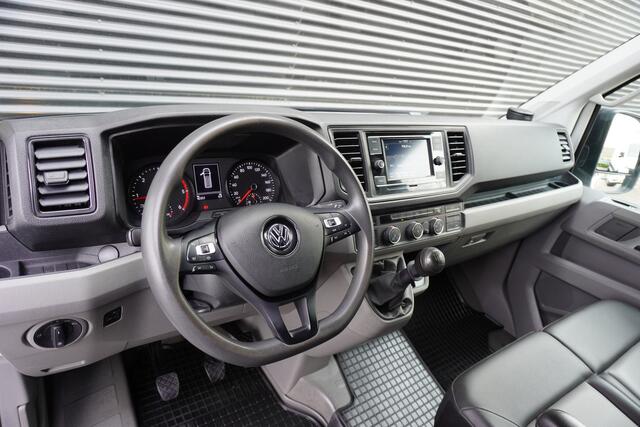 Volkswagen CRAFTER Volkswagen Crafter 180pk RWD L3H3/L2H2 3500kg Trekgewicht Trekhaak Apple carplay Camera Cruise control