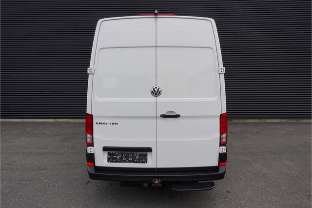 Volkswagen CRAFTER Volkswagen Crafter 180pk RWD L3H3/L2H2 3500kg Trekgewicht Trekhaak Apple carplay Camera Cruise control