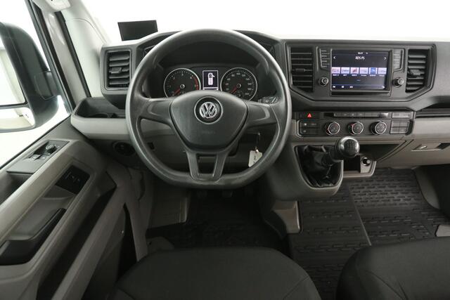 Volkswagen CRAFTER 2.0 TDI L3H2 140PK | Airco | Camera | 3 Zits | Trekhaak | Carplay | Elektrpakket