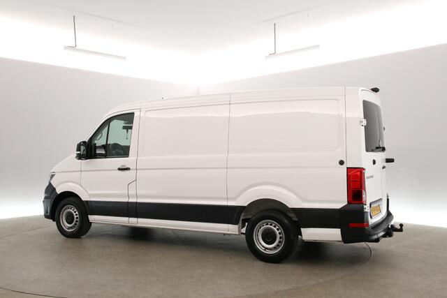 Volkswagen CRAFTER 2.0 TDI L3H2 140PK | Airco | Camera | 3 Zits | Trekhaak | Carplay | Elektrpakket