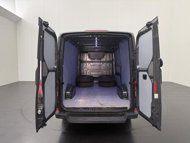 Volkswagen CRAFTER 2.0TDI 140PK L3H2 Highline | Navigatie | Multimedia | Airco | Cruise | Betimmering