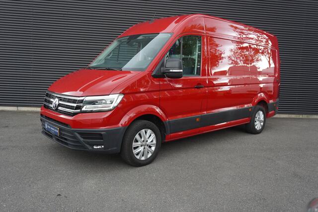 Volkswagen CRAFTER 180pk Automaat L3H3/L2H2 LED Apple carplay Trekhaak Navigatie Camera Cruise control 3-Zits