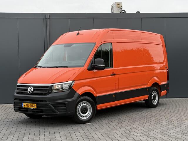 Volkswagen CRAFTER 35 2.0 TDI 177 PK / L3H3 / CAMERA / CRUISE / 3.5 TON TREKKEN / 3-ZITS / AIRCO / CARPLAY / GEVEERDE STOEL / 3500 KG AHG