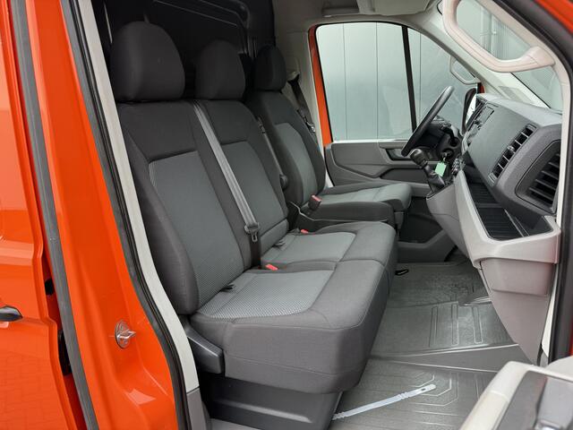 Volkswagen CRAFTER 35 2.0 TDI 177 PK / L3H3 / CAMERA / CRUISE / 3.5 TON TREKKEN / 3-ZITS / AIRCO / CARPLAY / GEVEERDE STOEL / 3500 KG AHG