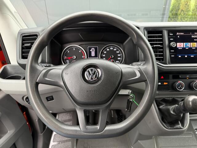 Volkswagen CRAFTER 35 2.0 TDI 177 PK / L3H3 / CAMERA / CRUISE / 3.5 TON TREKKEN / 3-ZITS / AIRCO / CARPLAY / GEVEERDE STOEL / 3500 KG AHG