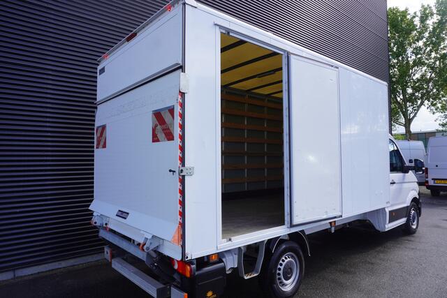 Volkswagen CRAFTER 140pk Automaat Bakwagen Laadklep zijdeur Apple Carplay Airco Cruise control