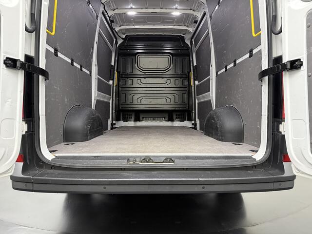 Volkswagen CRAFTER 2.0TDi 177PK Automaat L3H3 | 2xSchuifdeur | LED | Navigatie | Camera | Multimedia | Airco | Cruise | 3-Zits
