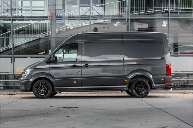 Volkswagen CRAFTER 2.0 TDI 177 PK L3H3 Highline | DSG | L+R Schuifdeur | Bi-Xenon | ACC | Trekhaak | Blind spot | Camera | CarPlay | Navigatie | Massage | Stoel- en stuurwielverwarming | DAB | Nieuwe APK