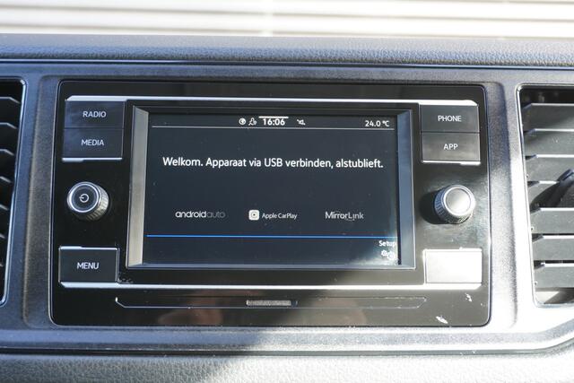 Volkswagen CRAFTER 140pk L3H3/L2H2 Apple Carplay Trekhaak Parkeersensoren Cruise control 3-Zits Stoelverwarming