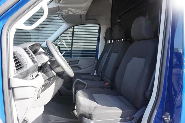 Volkswagen CRAFTER 140pk L3H3/L2H2 Apple Carplay Trekhaak Parkeersensoren Cruise control 3-Zits Stoelverwarming