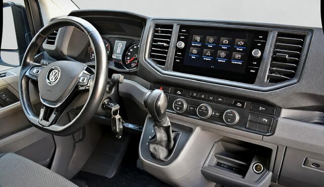 Volkswagen CRAFTER 35 2.0 TDI L3H2 PB Edition Adaptieve Cruise, Camera, Carplay, LED, Multimedia, 177pk, Automaat, Clima, Trekhaak, Uniek!