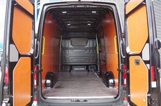 Volkswagen CRAFTER 35 2.0 TDI L3H3(L2H2) AUT. 3-ZITS, FACELIFT, BETIMMERING, CAMERA, GEV. STOEL, CRUISE, LEDER STUUR, CLIMA