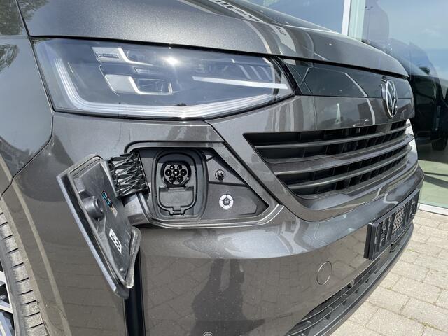 Volkswagen E-Transporter 32 L2H1 Style 64 kWh | 286 PK | Trekhaak | App Connect | Camera