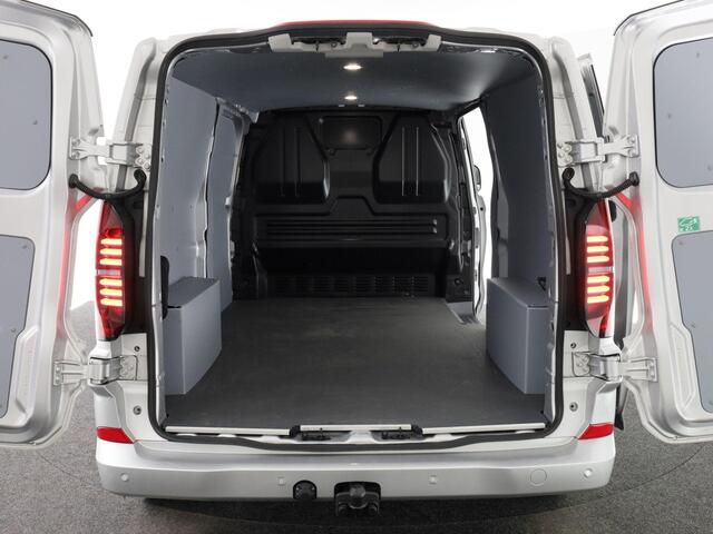 Volkswagen E-Transporter L2H1 Style Intro L2 210KW 286PK Trekhaak | Led | Black Editon | Betimmering | Camera | Stoelverwarming | Navi | Apple Carplay/Android auto | Adaptive cruisecontrol