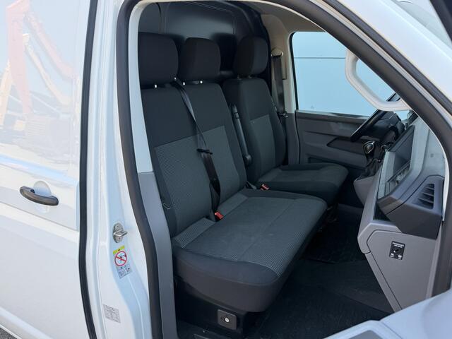 Volkswagen E-Transporter 113PK 37,3kWh L2H1 Elektrisch! 138KM WLTP Trekhaak Carplay Airco Stoelverwarming Parkeersensoren Transporter