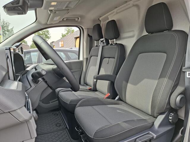 Volkswagen E-Transporter 32 L1H1 64 kWh Fabrieksgarantie, Adapt cruise, Warmtepomp, 3 pers. Carplay