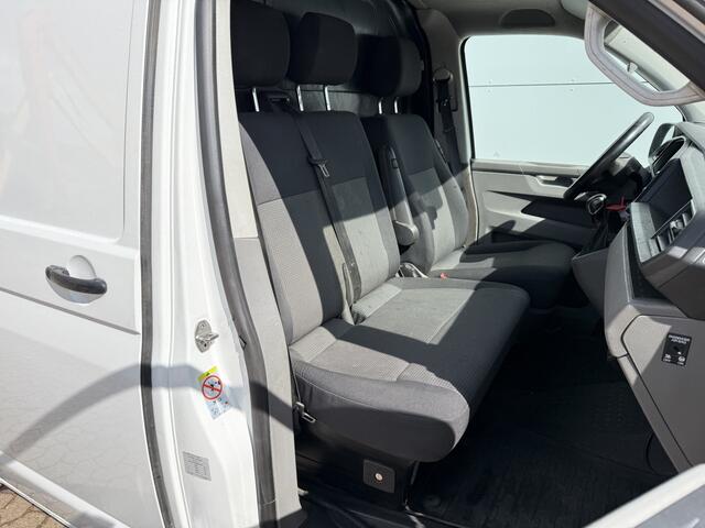 Volkswagen E-Transporter 37,3kWh 113PK L2 138 WLTP Snelladen Elektrisch Trekhaak Carplay Camera Inbouw Parkeersensoren Stoelverwarming