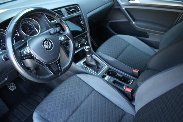 Volkswagen GOLF 1.0 TSI Comfortline - RIJKLAAR - NAVIGATIE - CAMERA - 5-DEURS