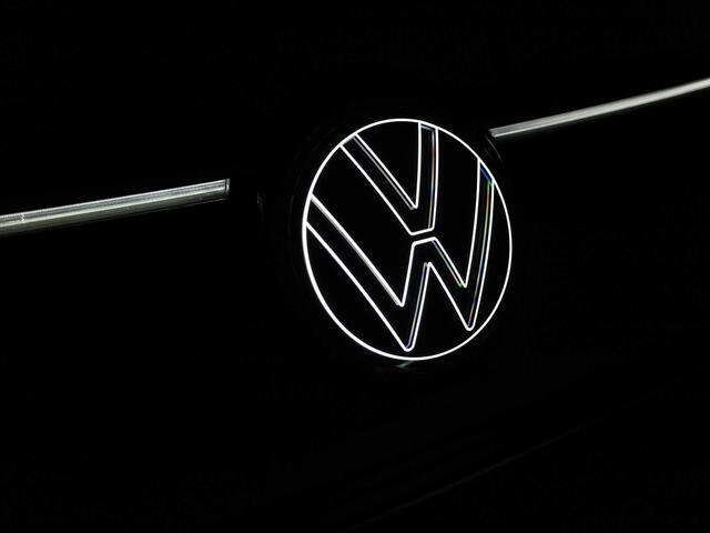 Volkswagen GOLF variant R-Line-Edition 1.5 eTSI 85 kW / 116 pk Variant 7 v