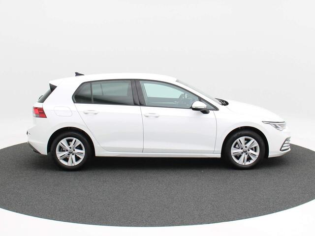 Volkswagen GOLF 1.5 TSi 130 Pk Life Business | Trekhaak | Climate Controle | Stoelverwarming | Privacy Glass | Carplay | 47.292 Km!!