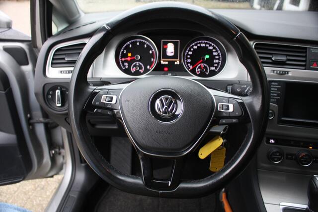 Volkswagen GOLF 1.0 TSI Business Edition Connected | Automaat | Trekhaak | Camera