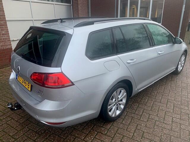Volkswagen GOLF Variant 1.0 TSI Connected Series trekhaak / camera / navigatie
