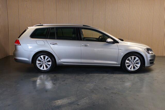 Volkswagen GOLF Variant 1.0 TSI Business Edition Connected - Navi - Cruisecontrol - Climate control - DAB