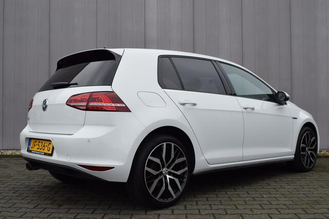 Volkswagen GOLF 1.4 TSi Automaat GTE LED | Sportstoelen | Telefonie | 18 Inch LMV | Dealer Onderhouden!!