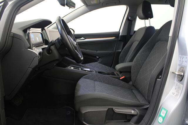 Volkswagen GOLF Variant 1.0 eTSI Life Business