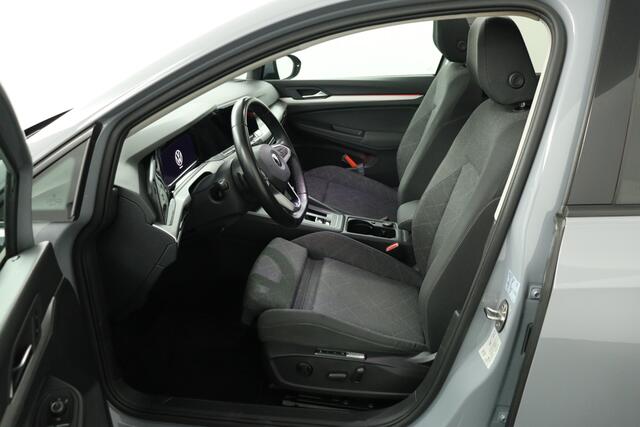 Volkswagen GOLF Variant DSG 1.0 eTSI Business Life Edition Nardo , Orig.NL | Panorama | Virtual | LED+ | 18" | Elek.stoel | NAVI - RIJKLAAR