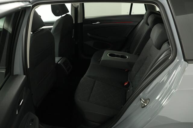 Volkswagen GOLF Variant DSG 1.0 eTSI Business Life Edition Nardo , Orig.NL | Panorama | Virtual | LED+ | 18" | Elek.stoel | NAVI - RIJKLAAR