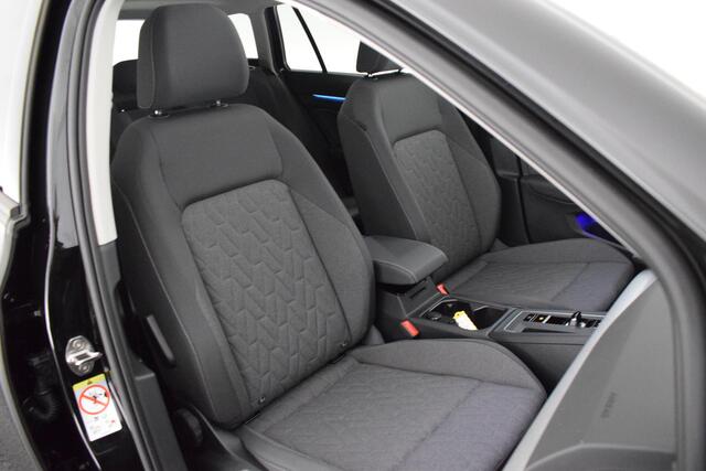 Volkswagen GOLF Variant 8.5 1.5 eTSI 150pk DSG Life Edition Trekhaak Camera Panoramadak Navigatie