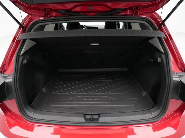 Volkswagen GOLF 1.5 TSI 130pk Style Navigatie Acc Pdc Led
