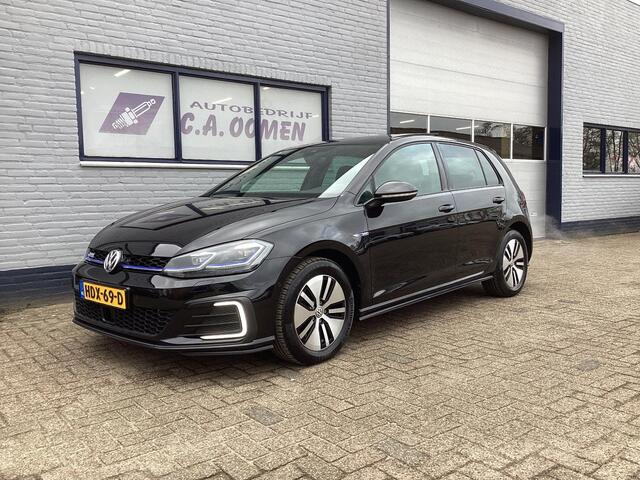Volkswagen GOLF Gte Met navigatie , pano dak trekhaak