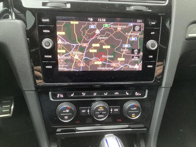 Volkswagen GOLF Gte Met navigatie , pano dak trekhaak