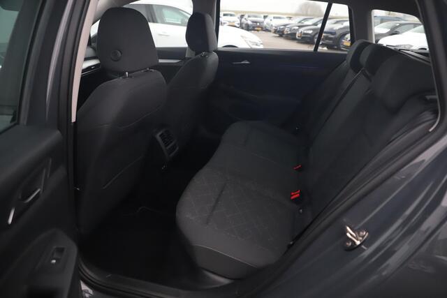 Volkswagen GOLF Variant 1.0 eTSI Life 110PK Automaat Virtual Cockpit Navigatie Draadloos Carplay Android 16 inch LMV Achteruitrijcamera Sfeerverlichting