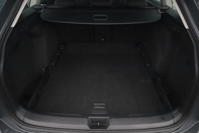 Volkswagen GOLF Variant 1.0 eTSI Life 110PK Automaat Virtual Cockpit Navigatie Draadloos Carplay Android 16 inch LMV Achteruitrijcamera Sfeerverlichting